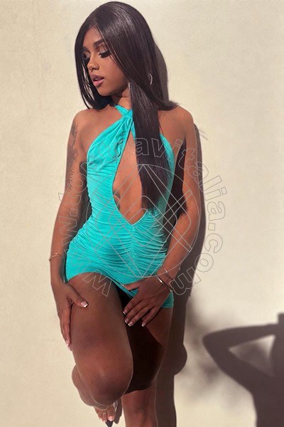 Foto 2 di Giulia Hott trav Genova