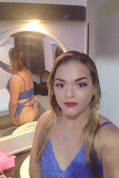 Foto selfie 4 di Charlotte trav Napoli