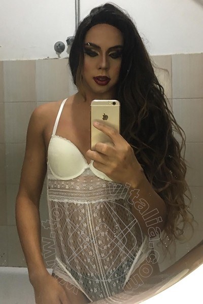 Foto selfie 2 di Camilla trav Napoli