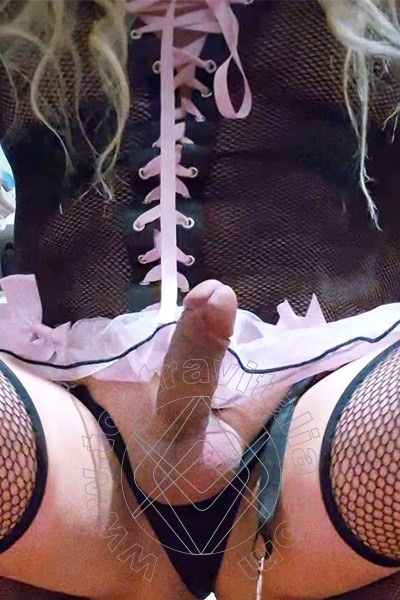 Foto selfie hot 1 di Louise trav Napoli
