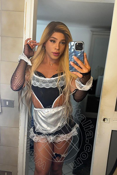 Foto selfie 3 di Beatrice Britto trav Verona